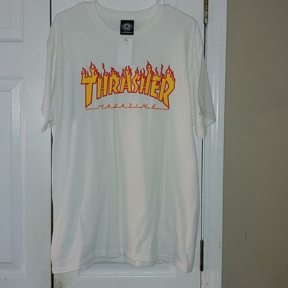 Thrasher flame  logo white tshirt  Sz L NWT